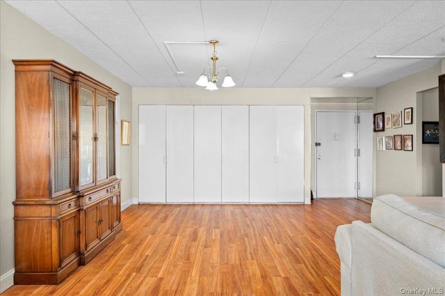 30 Greenridge Avenue 4M, White Plains, NY 10605