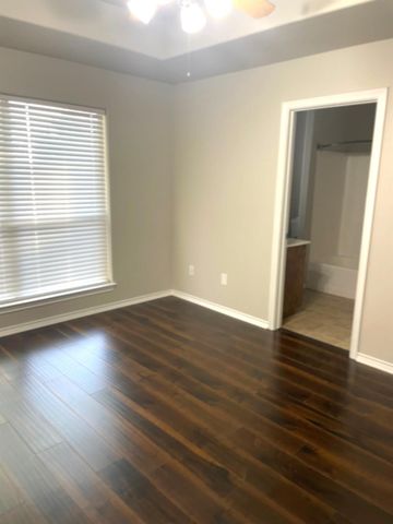 18701 Venture DR, Point Venture, TX 78645