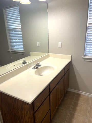 18701 Venture DR, Point Venture, TX 78645