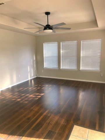 18701 Venture DR, Point Venture, TX 78645