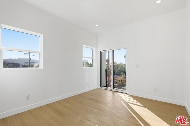 2837 S Redondo Boulevard, Los Angeles, CA 90016