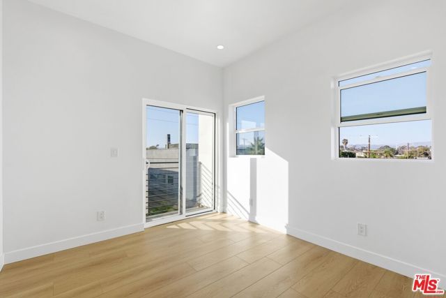 2837 S Redondo Boulevard, Los Angeles, CA 90016