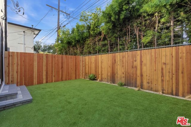 2837 S Redondo Boulevard, Los Angeles, CA 90016