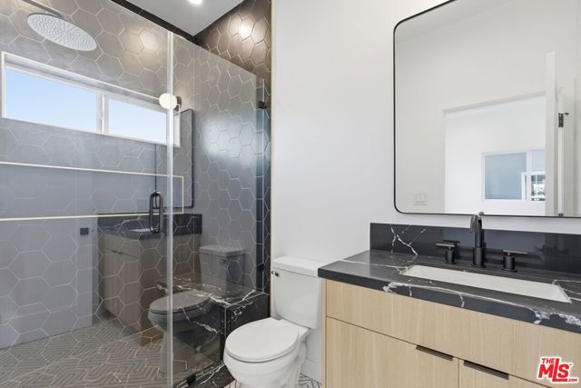 2837 S Redondo Boulevard, Los Angeles, CA 90016