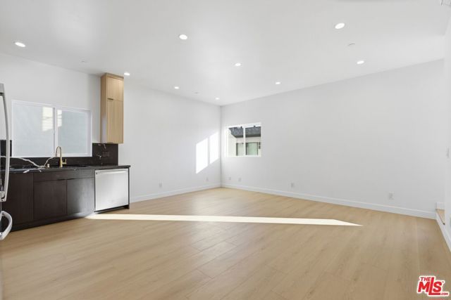 2837 S Redondo Boulevard, Los Angeles, CA 90016