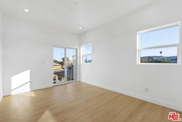 2837 S Redondo Boulevard, Los Angeles, CA 90016