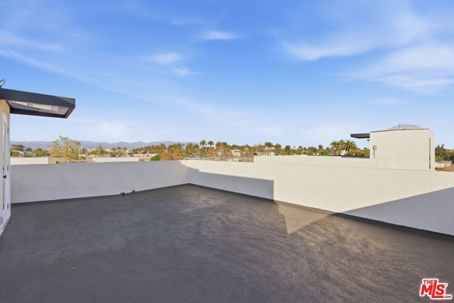 2837 S Redondo Boulevard, Los Angeles, CA 90016