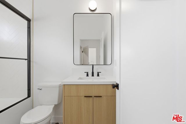 2837 S Redondo Boulevard, Los Angeles, CA 90016