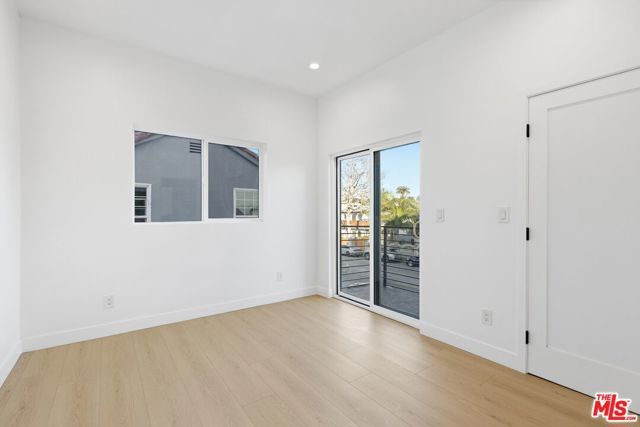 2837 S Redondo Boulevard, Los Angeles, CA 90016