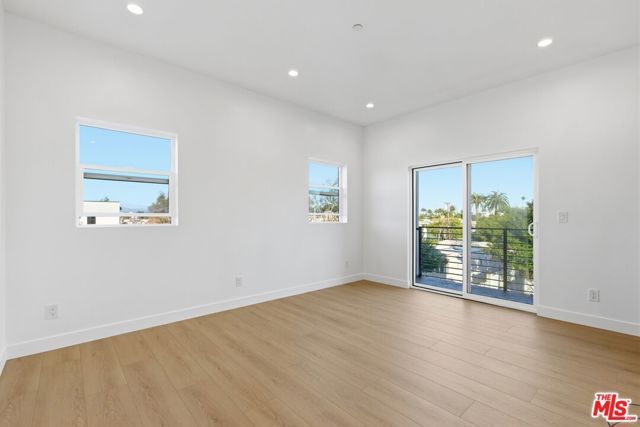 2837 S Redondo Boulevard, Los Angeles, CA 90016