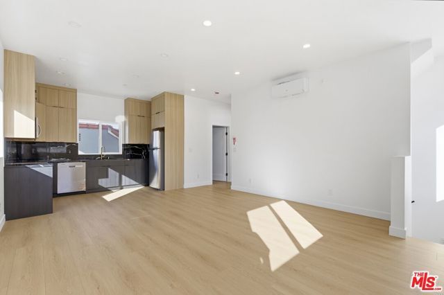 2837 S Redondo Boulevard, Los Angeles, CA 90016