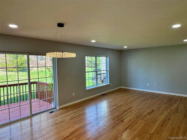 18 Jordan Lane, Middletown, NY 10940