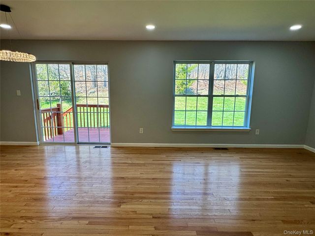 18 Jordan Lane, Middletown, NY 10940