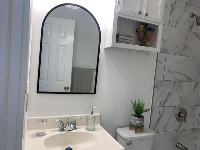 5505 Thunderbird ST, Lago Vista, TX 78645