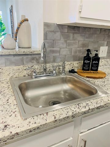 5505 Thunderbird ST, Lago Vista, TX 78645