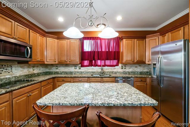 48869 Woodson Way, Canton, MI 48187