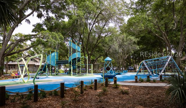 29 Sweet Bay Ln, Hilton Head Island, SC 29926