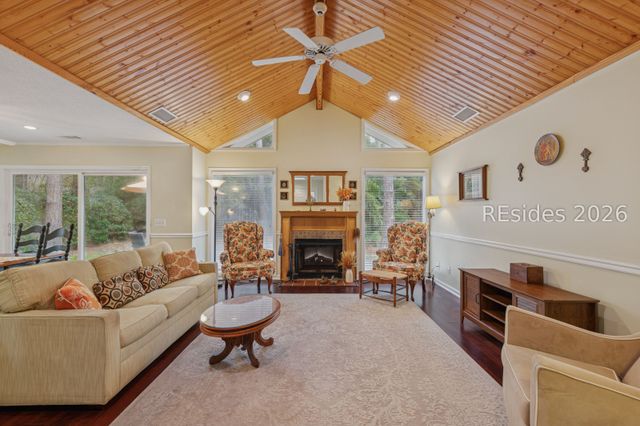29 Sweet Bay Ln, Hilton Head Island, SC 29926