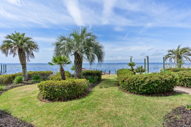 753 Boulevard of the Champions, Shalimar, FL 32579