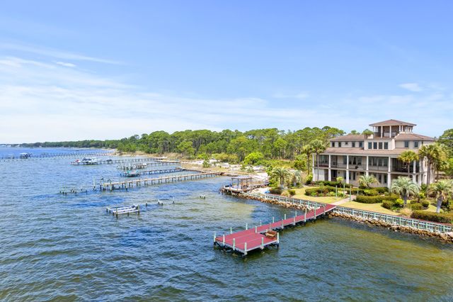 753 Boulevard of the Champions, Shalimar, FL 32579