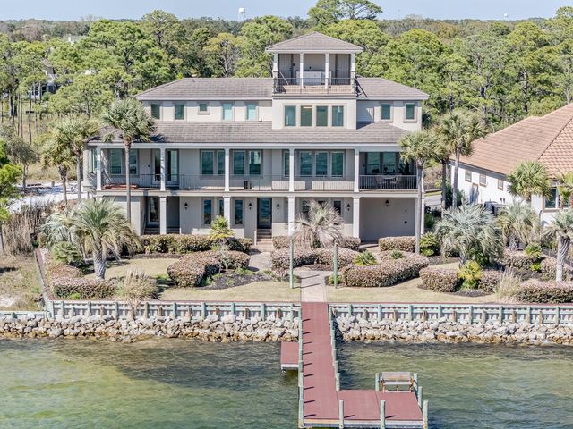 753 Boulevard of the Champions, Shalimar, FL 32579