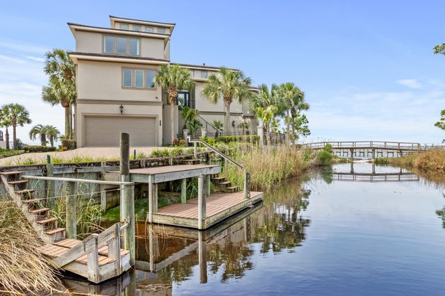 753 Boulevard of the Champions, Shalimar, FL 32579