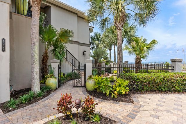 753 Boulevard of the Champions, Shalimar, FL 32579