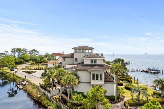 753 Boulevard of the Champions, Shalimar, FL 32579