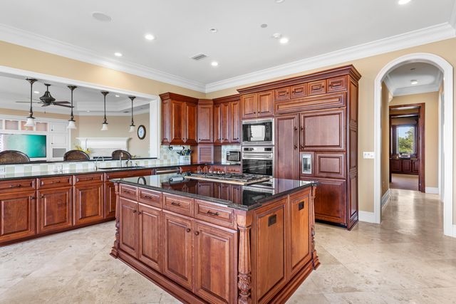 753 Boulevard of the Champions, Shalimar, FL 32579