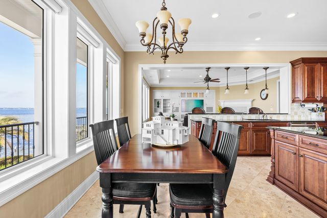 753 Boulevard of the Champions, Shalimar, FL 32579