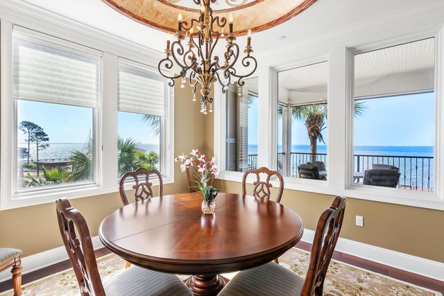 753 Boulevard of the Champions, Shalimar, FL 32579