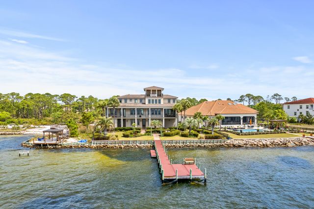 753 Boulevard of the Champions, Shalimar, FL 32579