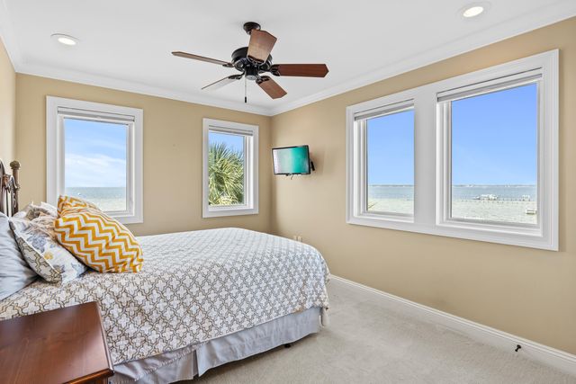 753 Boulevard of the Champions, Shalimar, FL 32579