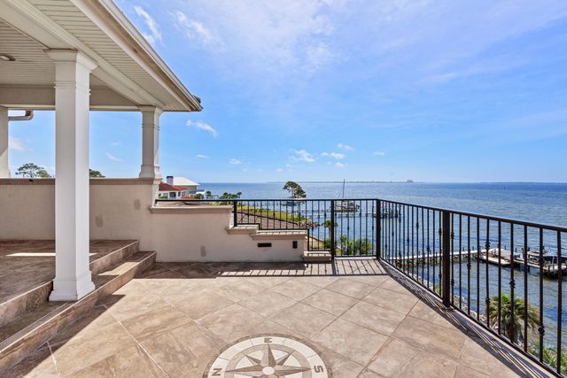 753 Boulevard of the Champions, Shalimar, FL 32579