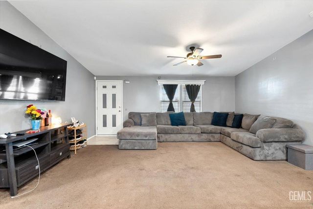 3000 S Chester Avenue 14, Bakersfield, CA 93304