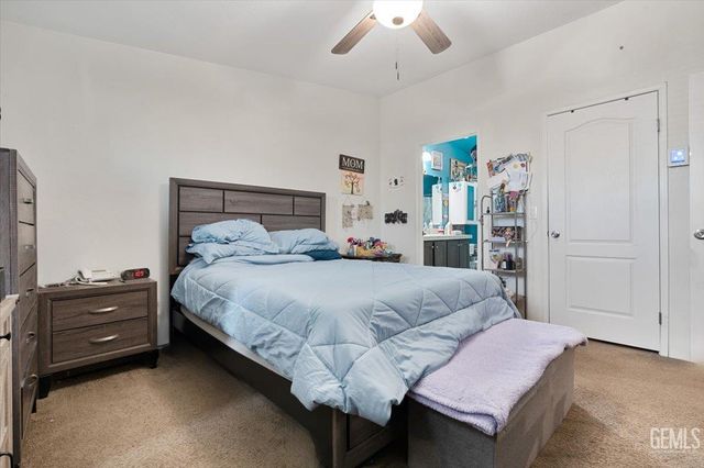 3000 S Chester Avenue 14, Bakersfield, CA 93304