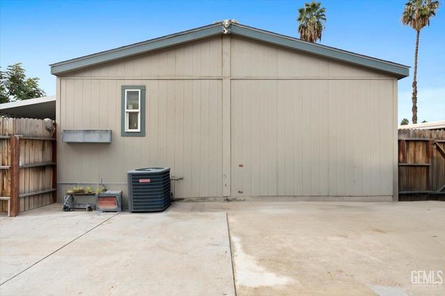 3000 S Chester Avenue 14, Bakersfield, CA 93304
