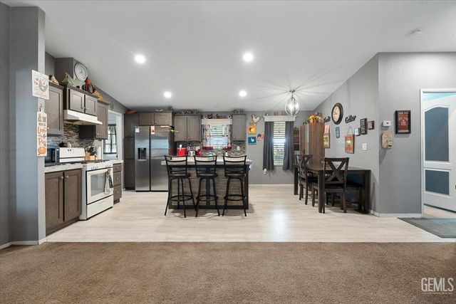 3000 S Chester Avenue 14, Bakersfield, CA 93304