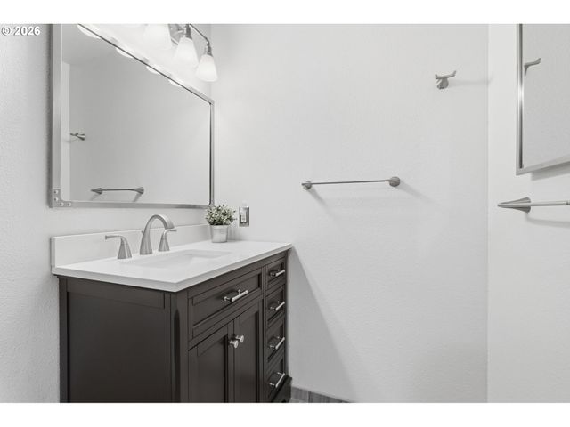 19654 Sw Murphy St, Beaverton, OR 97078