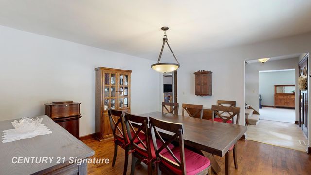 212 Cedarwood Drive, Flushing, MI 48433