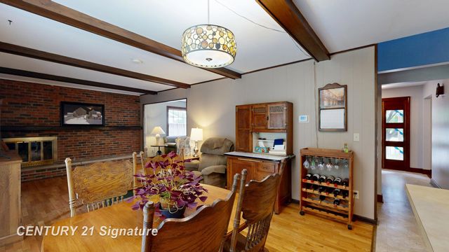 212 Cedarwood Drive, Flushing, MI 48433