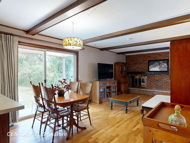 212 Cedarwood Drive, Flushing, MI 48433