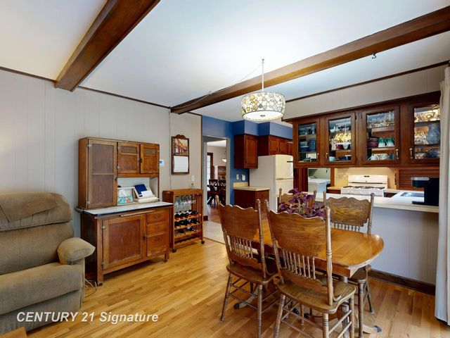 212 Cedarwood Drive, Flushing, MI 48433
