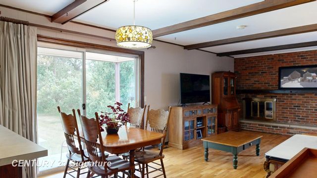 212 Cedarwood Drive, Flushing, MI 48433