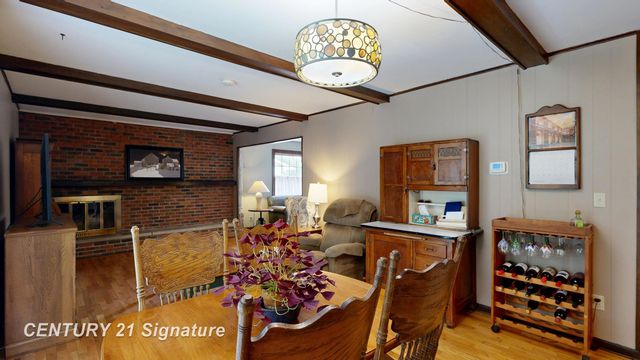 212 Cedarwood Drive, Flushing, MI 48433