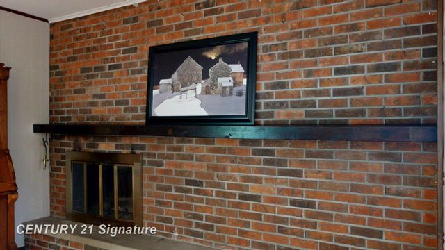 212 Cedarwood Drive, Flushing, MI 48433