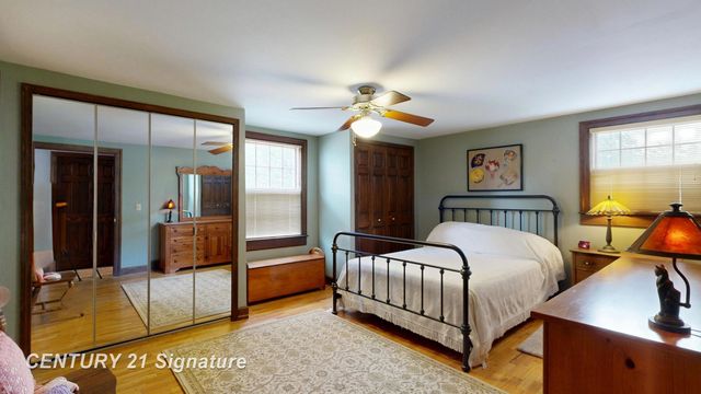 212 Cedarwood Drive, Flushing, MI 48433