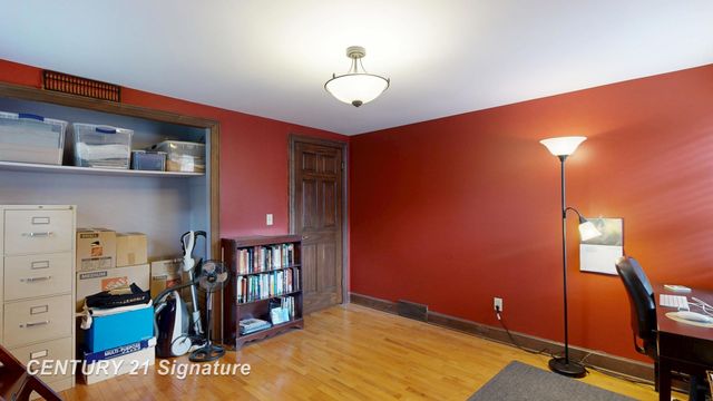 212 Cedarwood Drive, Flushing, MI 48433