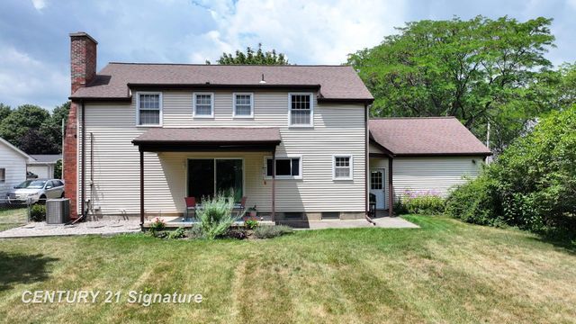212 Cedarwood Drive, Flushing, MI 48433