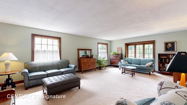 212 Cedarwood Drive, Flushing, MI 48433